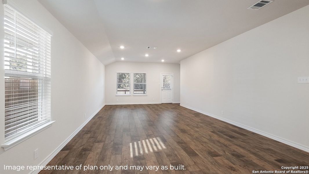 Spacious, unfurnished interior of a new home in The Birch at Spencer Ranch, Boerne (Image 17).