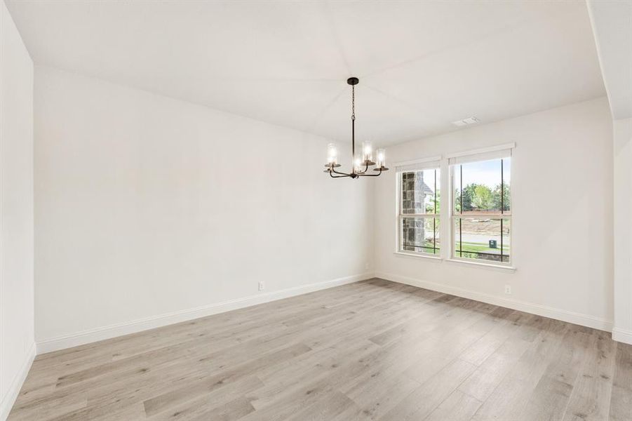 Spacious, unfurnished interior of a new home in Glenwood Meadows, Argyle (Image 26).