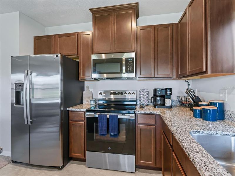 Furnished interior view inside a new home in , Sumterville (Image 32).