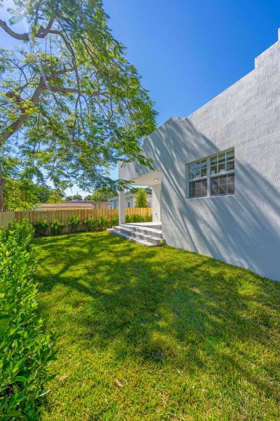 Exterior details and patio area of a home in , West Palm Beach (Image 29). Exterior details and patio area of a home in , West Palm Beach (Image 29).