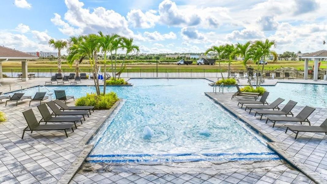 Community amenities in Central Parc, North Port (Image 17).