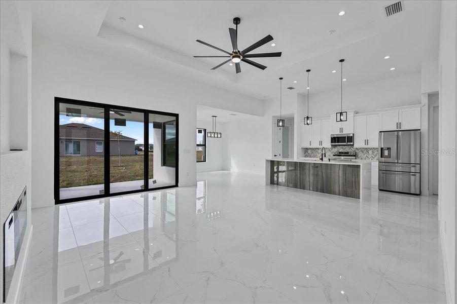 Spacious, unfurnished interior of a new home in , Cape Coral (Image 23).