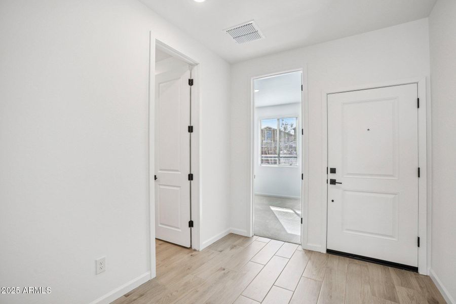 4-web-or-mls-La Senda Dr W-S0511-004