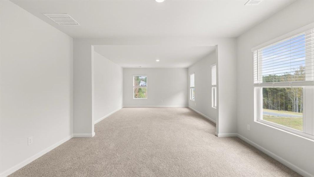 Spacious, unfurnished interior of a new home in Lost Creek, Dallas (Image 30).