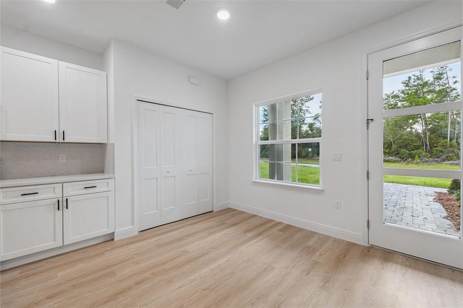 Spacious, unfurnished interior of a new home in , Ocala (Image 33).