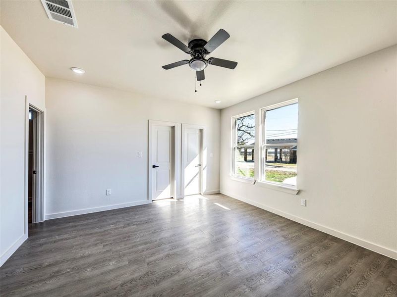 Spacious, unfurnished interior of a new home in , Runaway Bay (Image 18).