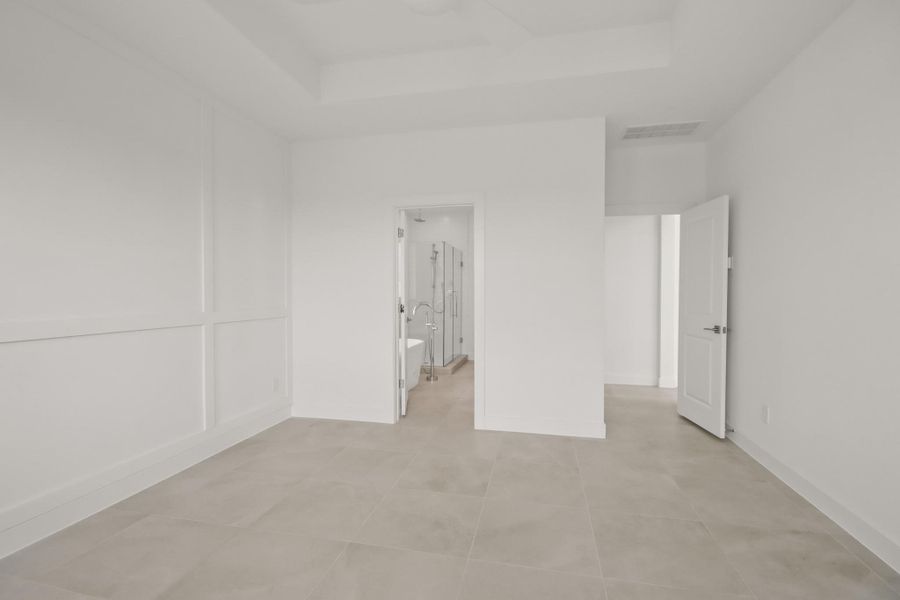 Private primary suite (*Photo not of actual home and used for illustration purposes only.)