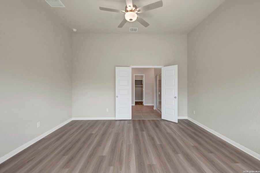 Spacious, unfurnished interior of a new home in Paloma Park, Converse (Image 16).