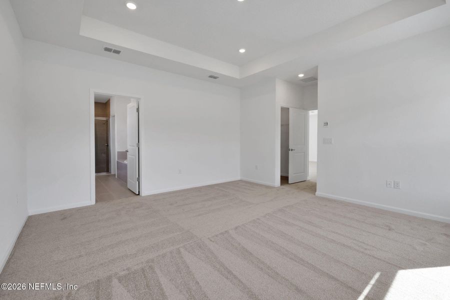 Spacious, unfurnished interior of a new home in Brook Forest, St. Augustine (Image 16).