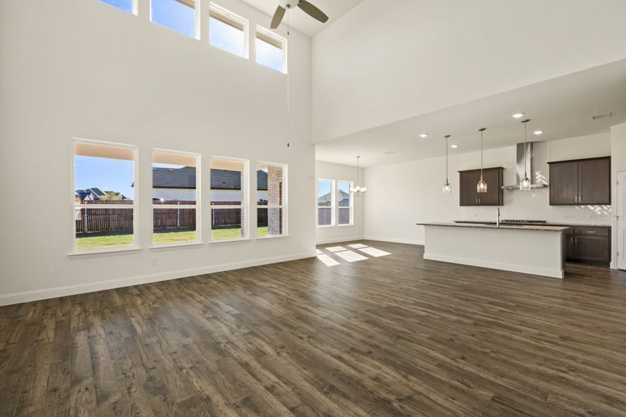 Spacious, unfurnished interior of a new home in Lake Breeze, Lavon (Image 18).