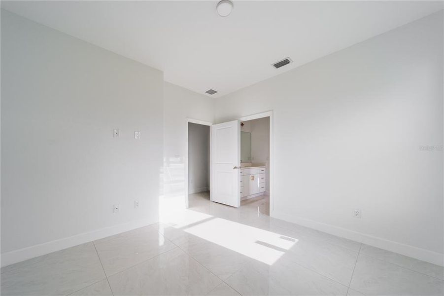 Spacious, unfurnished interior of a new home in , Port Charlotte (Image 16). Spacious, unfurnished interior of a new home in , Port Charlotte (Image 16).