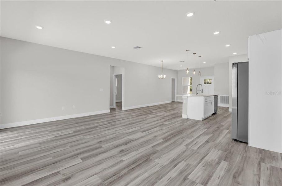 Spacious, unfurnished interior of a new home in , Ocala (Image 28).