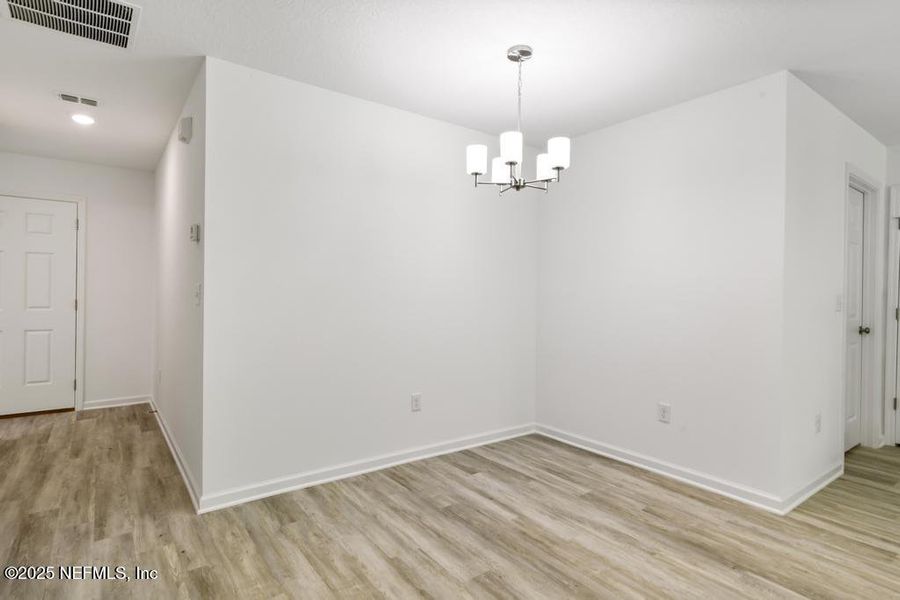 Spacious, unfurnished interior of a new home in , Jacksonville (Image 24).
