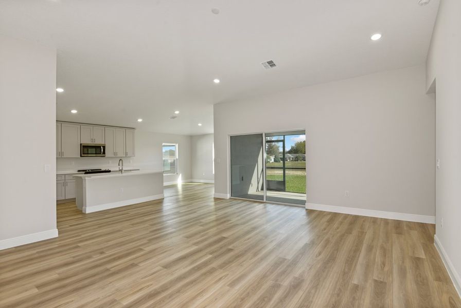 Spacious, unfurnished interior of a new home in Cherrywood Preserve, Ocala (Image 7). Spacious, unfurnished interior of a new home in Cherrywood Preserve, Ocala (Image 7).