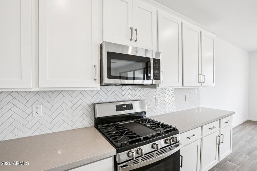 16-web-or-mls-W Pecan Wds-S1004-016