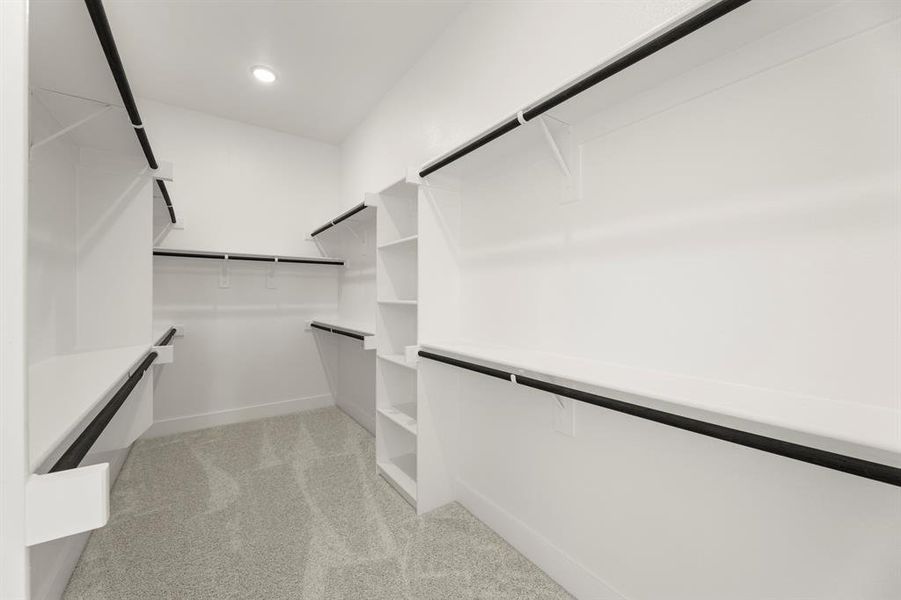21. 2816 Shadybrook - Closet
