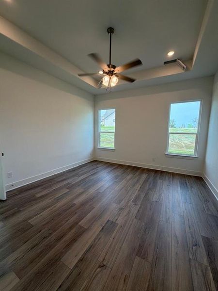 Spacious, unfurnished interior of a new home in Grayson Ridge, Van Alstyne (Image 10).