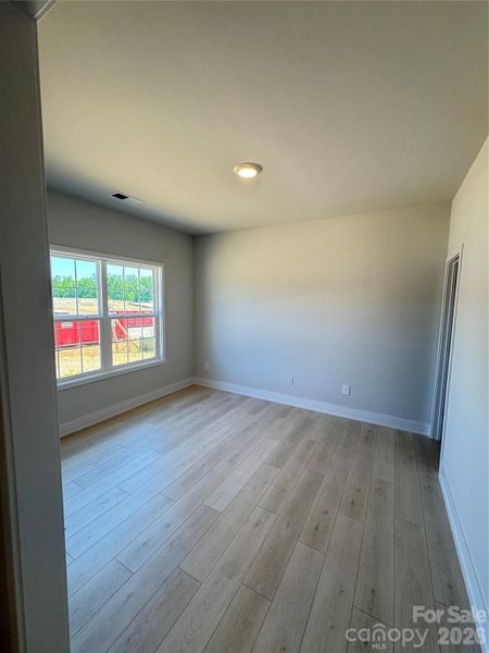 Spacious, unfurnished interior of a new home in Kerns Ridge, Salisbury (Image 13).