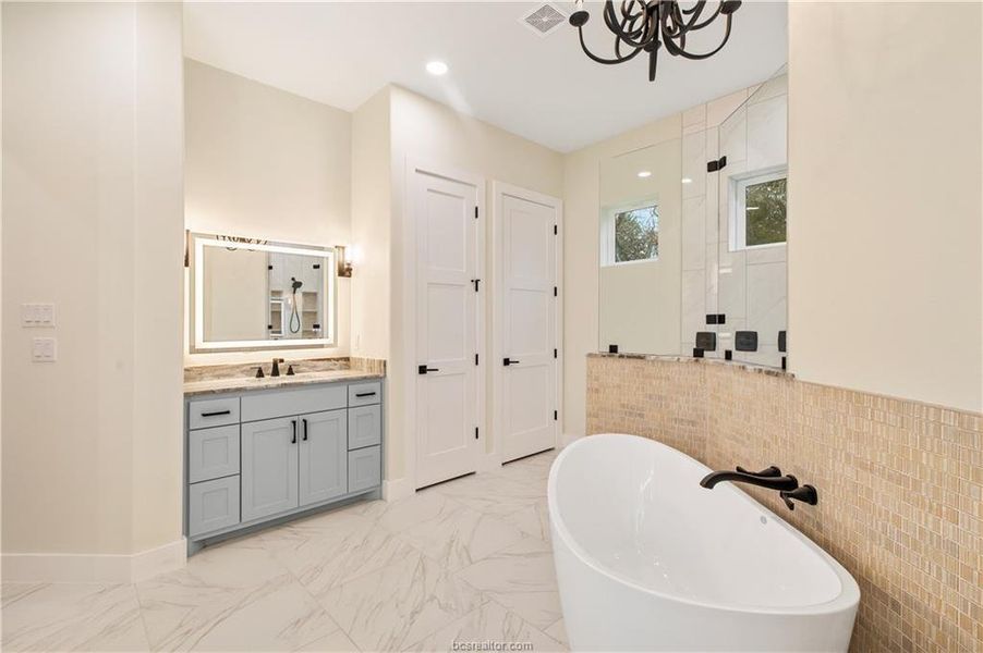 Furnished interior view inside a new home in , Franklin (Image 19).