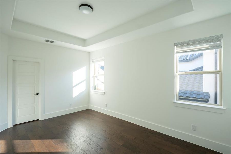 Spacious, unfurnished interior of a new home in , Frisco (Image 32).