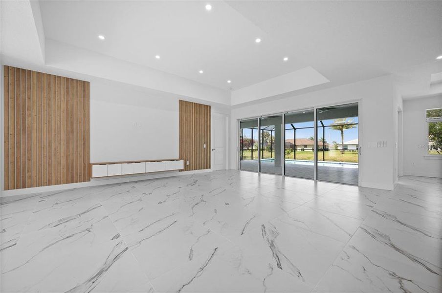 Spacious, unfurnished interior of a new home in , Rotonda West (Image 18).