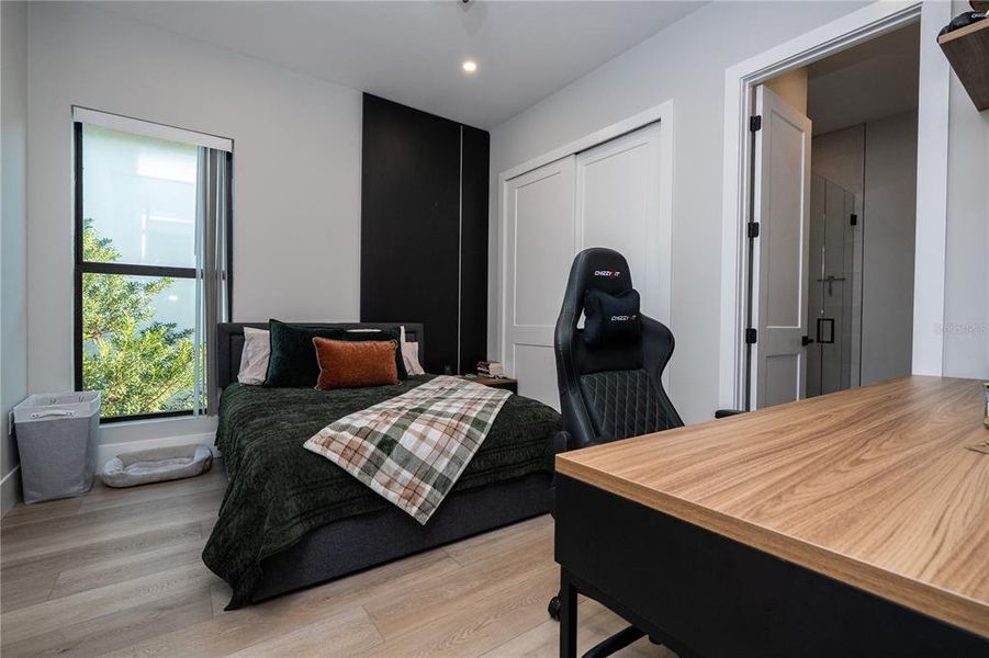 Furnished interior view inside a new home in , Montverde (Image 68).