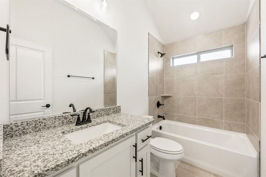 Furnished interior view inside a new home in Glenwood Meadows, Argyle (Image 13).