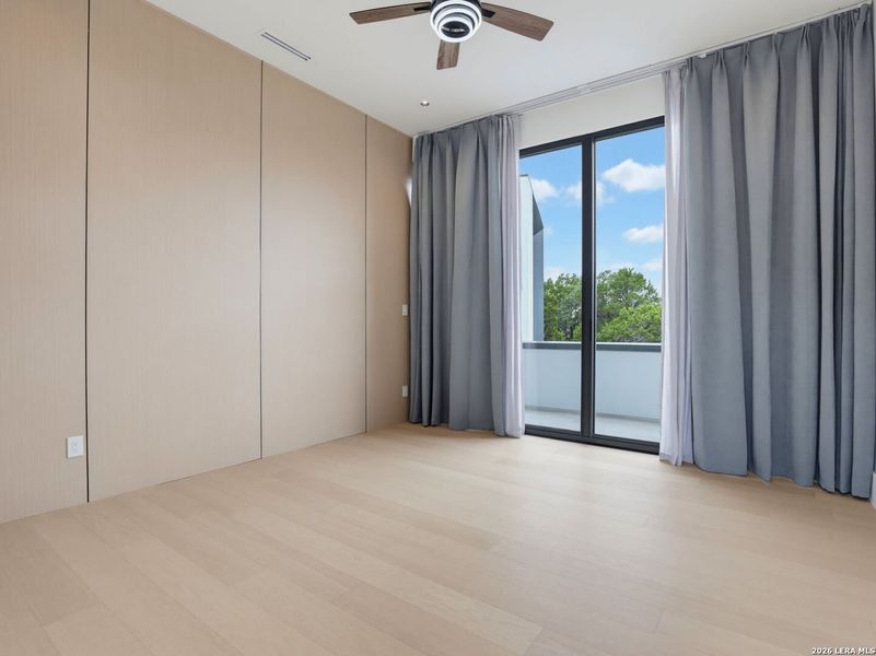 Spacious, unfurnished interior of a new home in , San Antonio (Image 49).