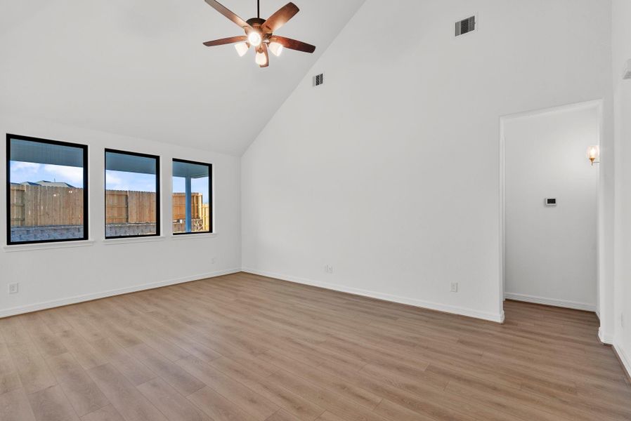 Spacious, unfurnished interior of a new home in Spring Creek Trails, Magnolia (Image 35).