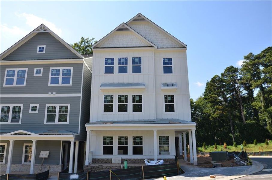 Image 20 of a home in Ross Pointe.