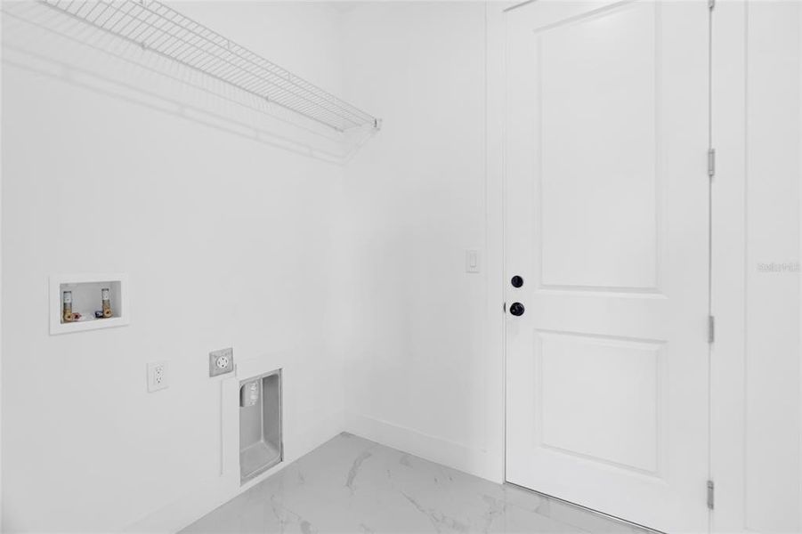 Spacious, unfurnished interior of a new home in , Lehigh Acres (Image 46).