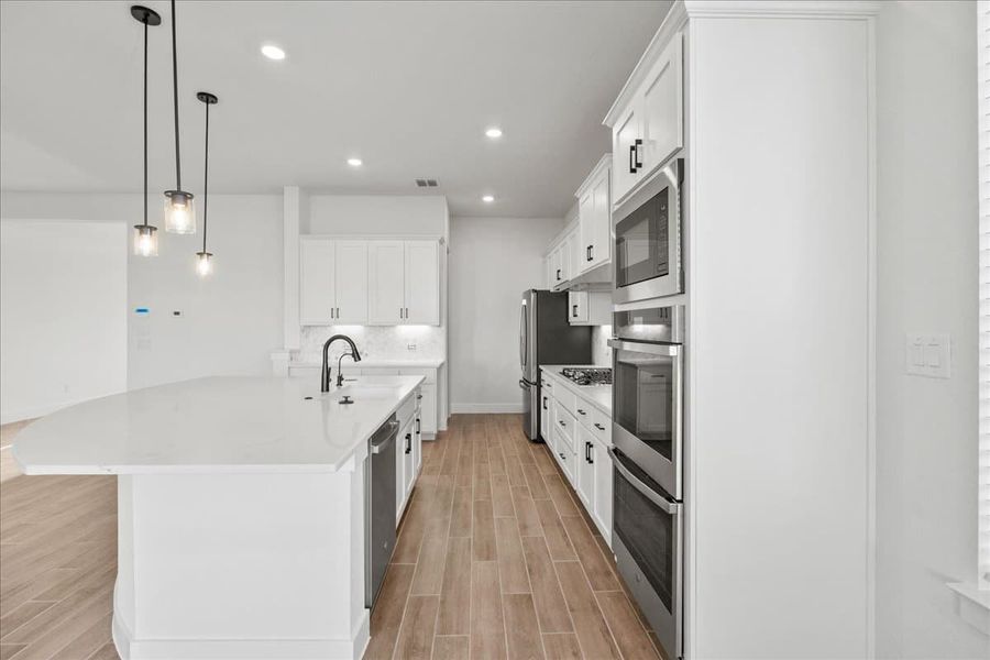 Furnished interior view inside a new home in Village at Three Oaks, Seguin (Image 10). Furnished interior view inside a new home in Village at Three Oaks, Seguin (Image 10).