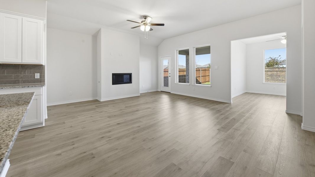 Spacious, unfurnished interior of a new home in Silverado, Aubrey (Image 5).