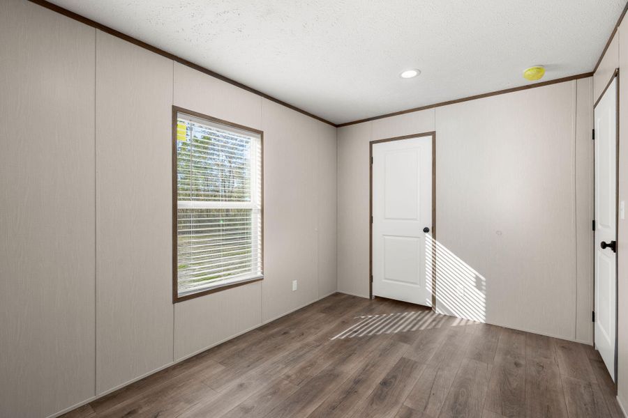 Spacious, unfurnished interior of a new home in , Cottageville (Image 18).