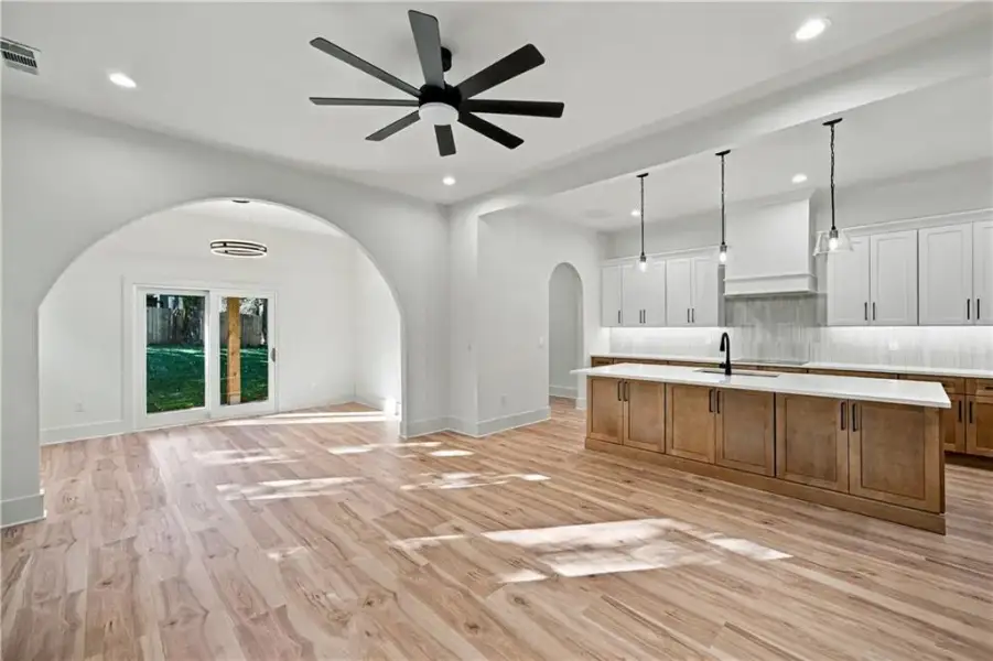 Spacious, unfurnished interior of a new home in , Atlanta (Image 41).