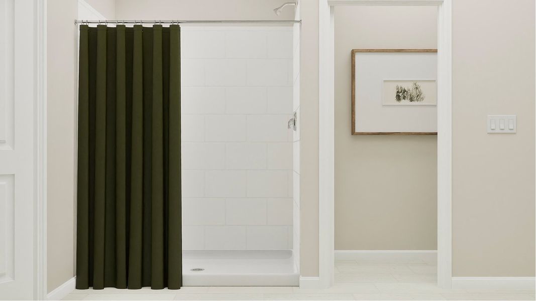 1486 Malibu Owners Bath 2of2 F1 Base2