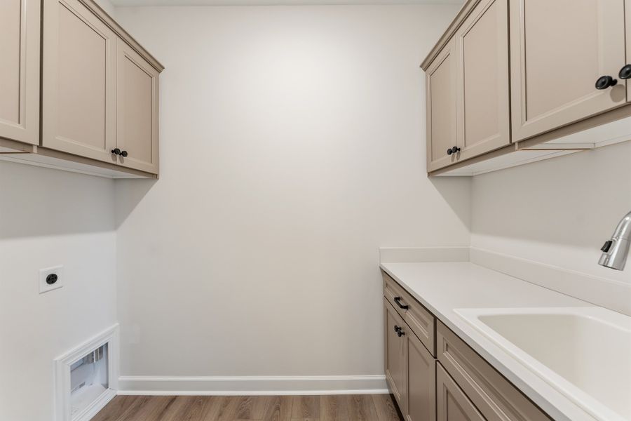 Furnished interior view inside a new home in Bens Crossing, Woodruff (Image 30).