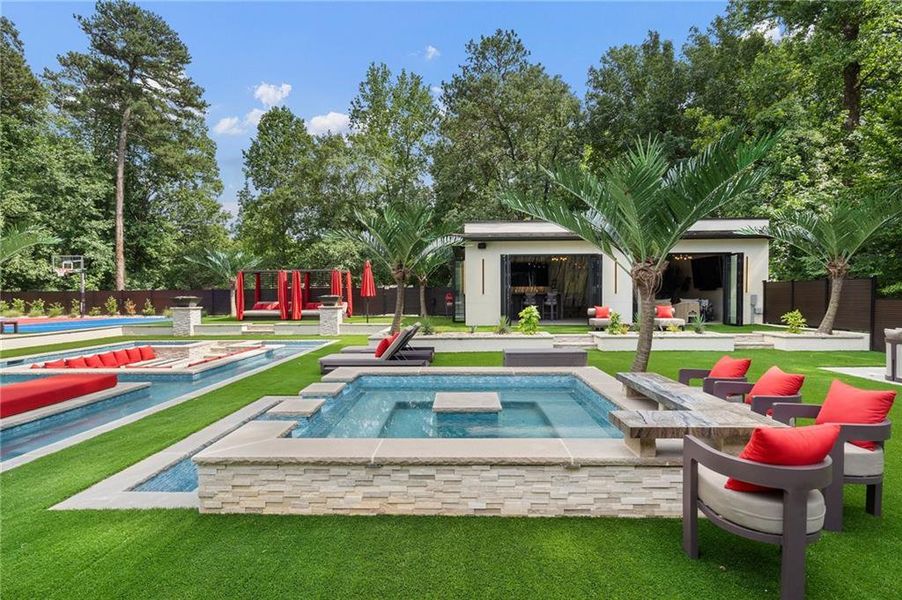 Community amenities in , Atlanta (Image 25). Community amenities in , Atlanta (Image 25).