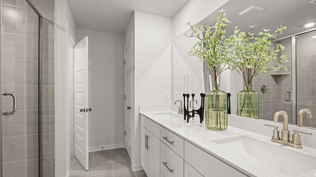 3741 Laurel Owners Bath 3of5 F2