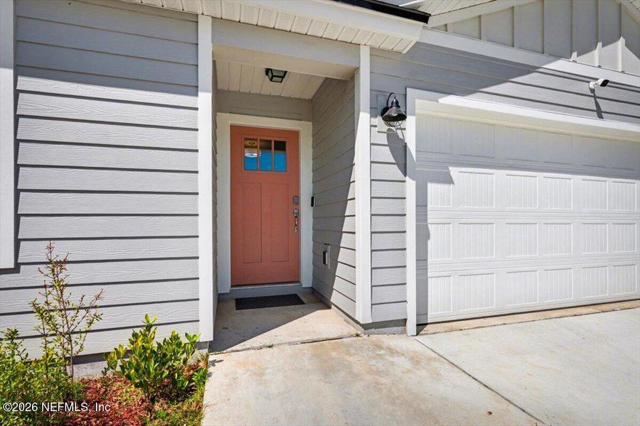 Exterior details and patio area of a home in Kings Landing, Jacksonville (Image 3).