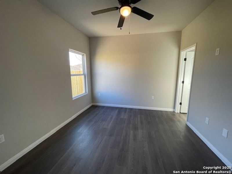 Spacious, unfurnished interior of a new home in , San Antonio (Image 6).