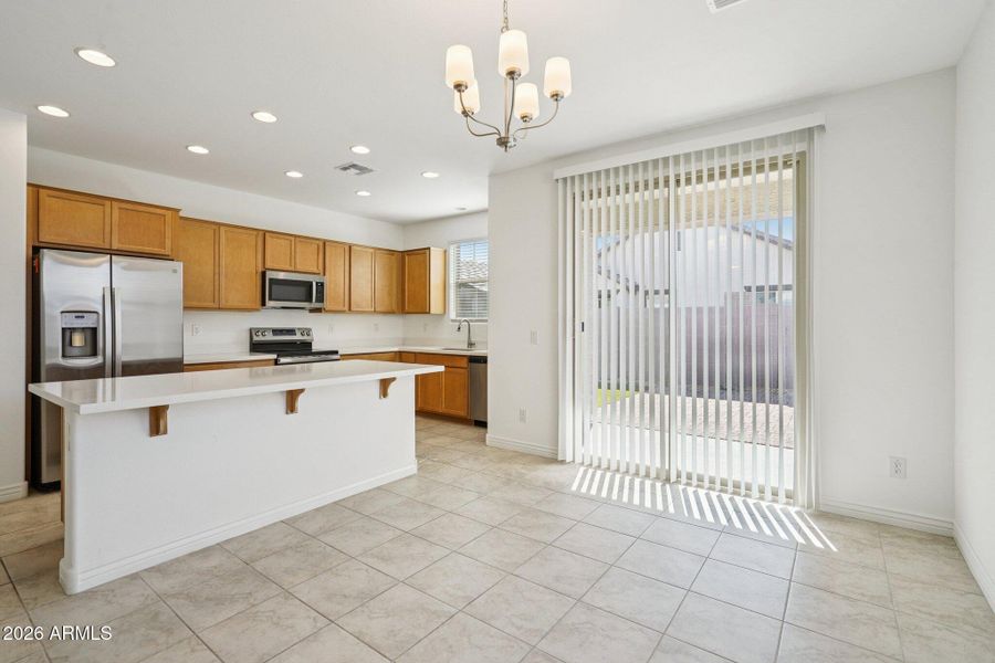 12-web-or-mls-W Vale Dr-S0502-012