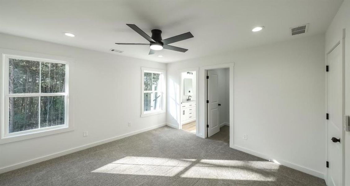 Spacious, unfurnished interior of a new home in , Lindale (Image 24).