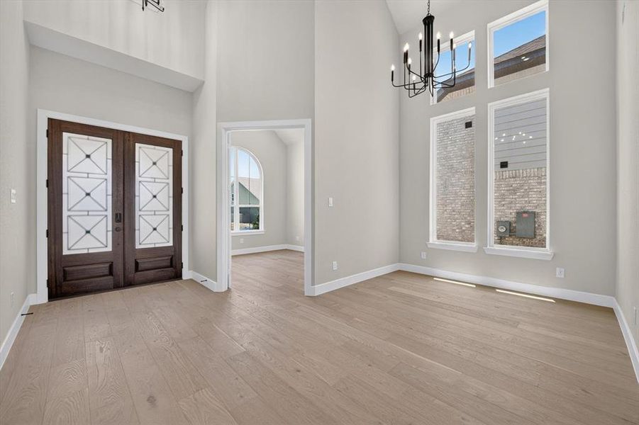 Spacious, unfurnished interior of a new home in Pecan Square, Northlake (Image 22).