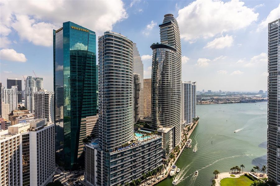 Condo located in Miami, FL showcasing its design and architecture (Image 17).