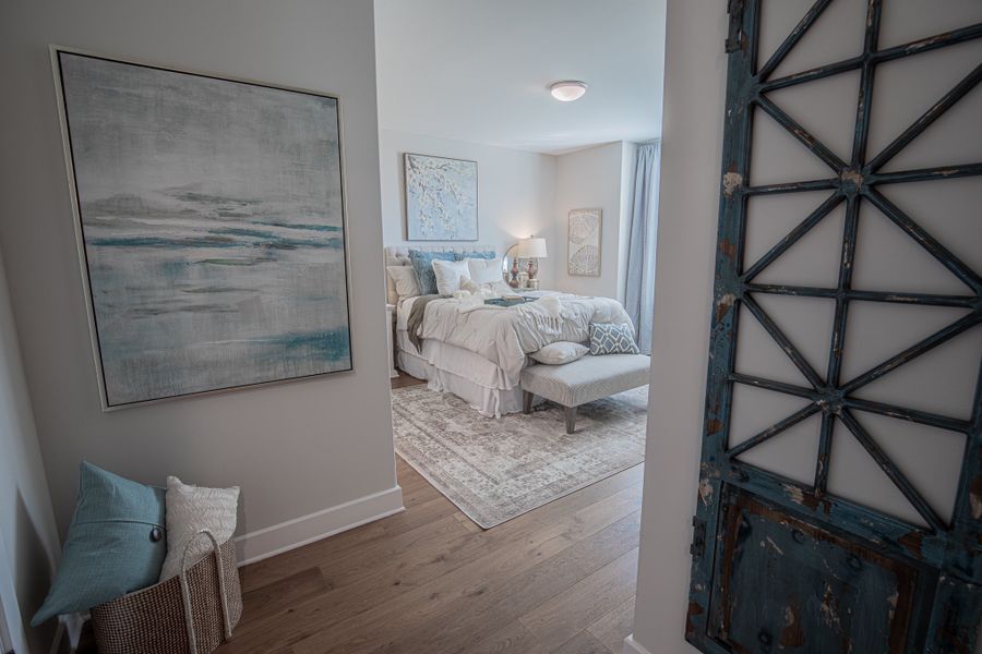 Representative furnished interior of a home built from the Huntington by Grant & Co in White Oak, Arlington (Image 38).