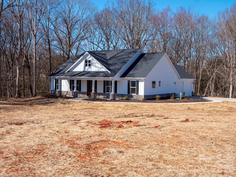 Image 36 of a home in .