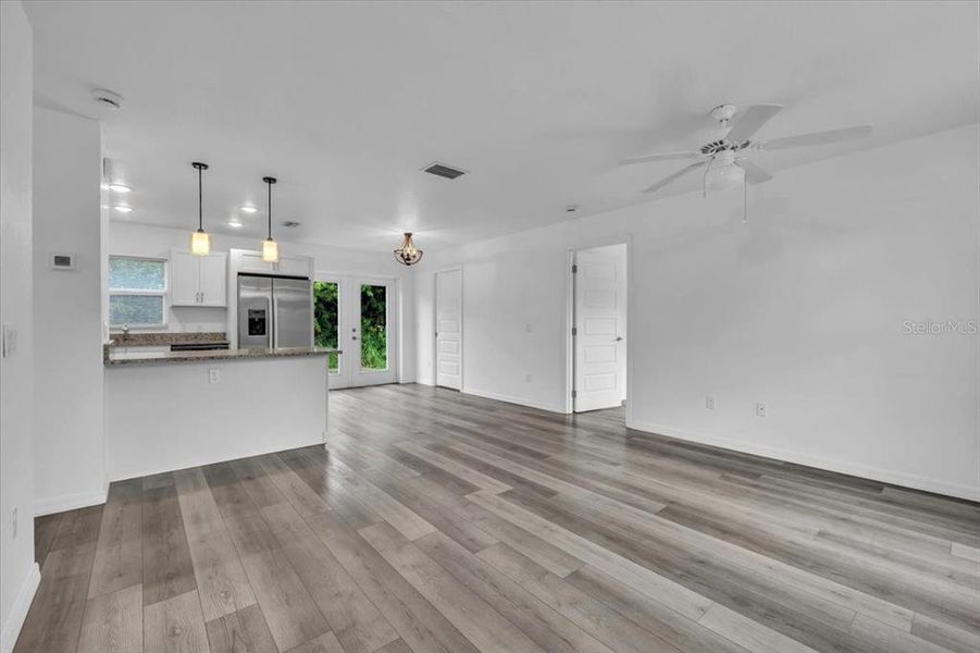 Spacious, unfurnished interior of a new home in , Punta Gorda (Image 20).