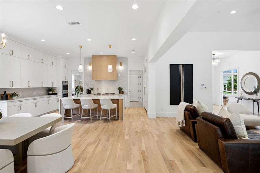 Furnished interior view inside a new home in , Southlake (Image 15).