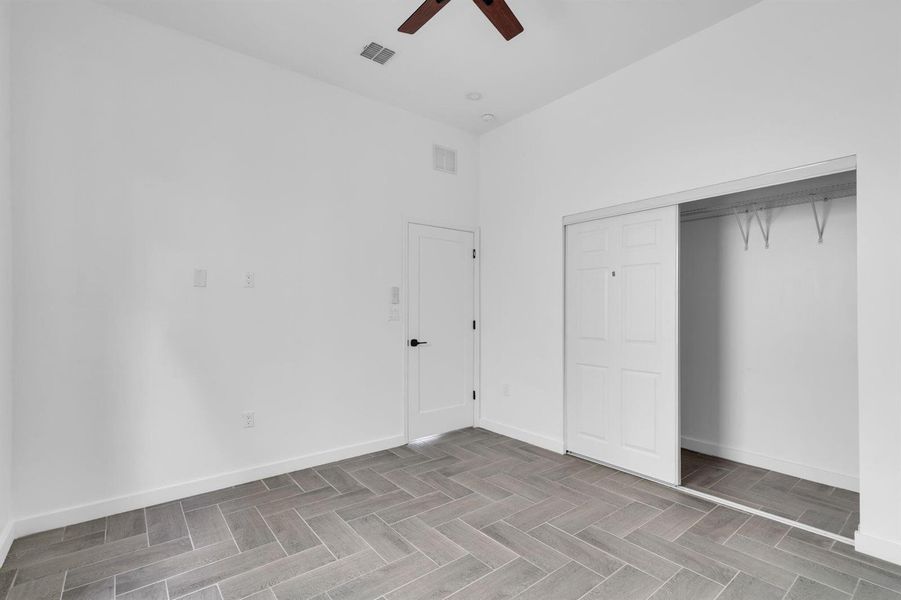 15-web-or-mls-2551NW14th-15